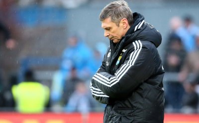 Im Kieler Regen stehen gelassen: CFC-Trainer Karsten Heine war nach der 2:5-Niederlage bedient.