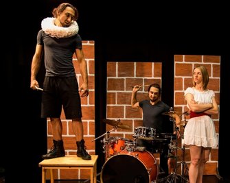 Antigone ist jung. Antigone ist klug. Warum sagt sie Nein? 