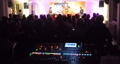 Nachdem es zwei Jahre lang keine Zschopauer Liedernacht gab, wird die Tontechnik im Grünen Saal nun wieder aufgebaut. 