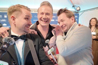 Im Rahmen „So geht sächsisch“ trafen die Notendealer auch Dick Brave beim Semperopernball 2026.