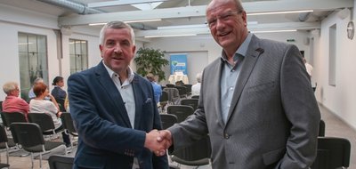 Von links: Amtsinhaber Steffen Schneider (Freie Wähler) und Herausforderer Wolfram Braun (parteilos)