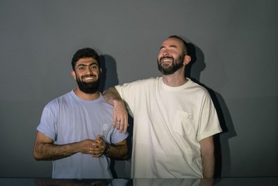 Von der Basketballhalle ins Podcaststudio: Muhammad Afghan (l.) und Thomas Höppner (r.) sind die Hosts von "HausteRein"