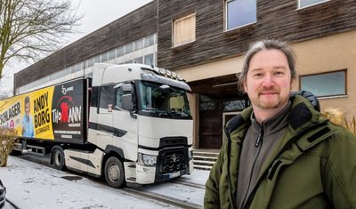 Thomas Reichel, der als Veranstaltungstechniker aktuell etwa mit Andy Borg auf Tournee ist, hat den Messtreff in Pockau gekauft. Künftig sollen hier die großen Stars auftreten. 