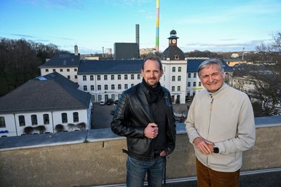 1994 kam der Österreicher Hannes Winkler (rechts) nach Chemnitz, um die Schönherrfabrik von der Treuhand abzukaufen. Die Geschäfte vor Ort führt Steve Tietze (links).