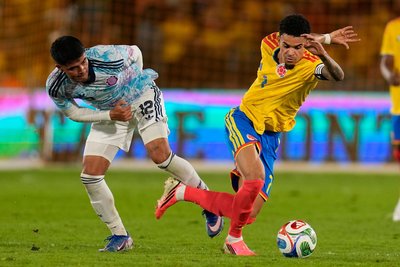  Luis Diaz (r) war kaum zu stoppen.