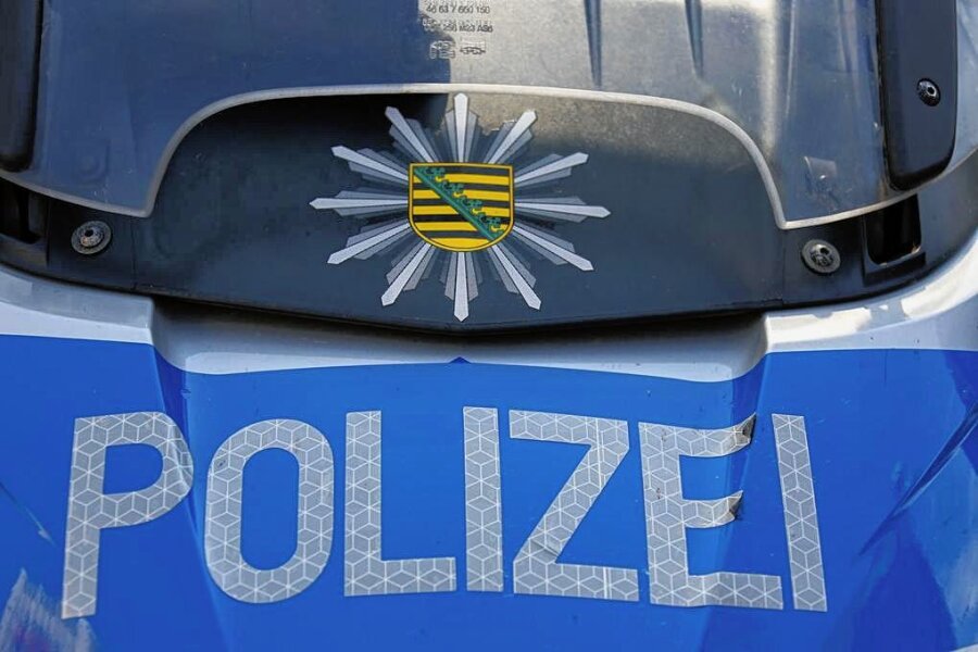 74-jährige Autofahrerin bei Unfall auf der Autobahn 4 verletzt - Die Polizei eilte zu einem Unfall auf die Autobahn 4 bei Lichtenau.
