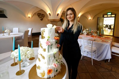 Konditormeisterin Anne Braun aus Olbernhau ist Expertin für Hochzeitstorten.
