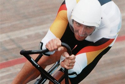 Jens Lehmann rast bei den Olympischen Spielen 1992 in Barcelona zu Silber. 