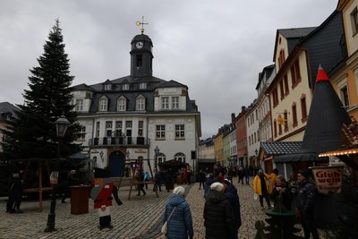 Zu Schlägereien ist es am Samstagabend nach Schließung des Schwarzenberger Weihnachtsmarktes gekommen.