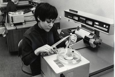 In den 1980er-Jahren hielten die ersten Computer Einzug in der Redaktion.