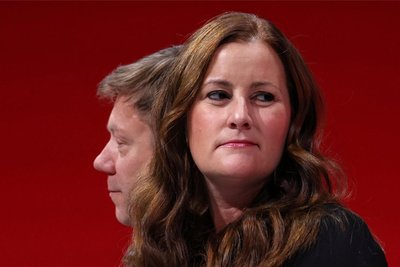 November 2023: Janine Wissler mit Co-Chef Martin Schirdewan beim Parteitag in Augsburg. Die 42-Jährige ist seit Februar 2021 Linke-Vorsitzende.