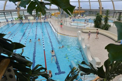 Bei der Badehalle im Freiberger Johannisbad wurde versucht, sportliche und Freizeitaspekte zu vereinen.