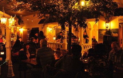 Stollberg hatte zum 7. Kneipenfest eingeladen: Stimmungsvoll wurde auch im Gasthof Naturbad "Zum Griechen" mit der Band "The Dust Behind" gefeiert.  