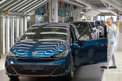 Ein Bild vom Produktionsstart des Elektroautos Cupra Born im September 2021 bei Volkswagen Sachsen in Zwickau.