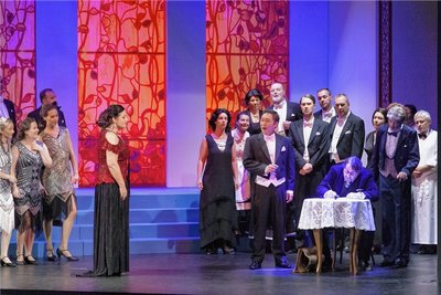 Ein Meisterwerk der Sehnsucht und der Wehmut kam 2019 im Annaberger Winterstein-Theater auf die Bühne: Emmerich Kálmáns Operette "Die Csárdásfürstin".Für Opern und Operetten soll sich künftig auch in Aue der Vorhang heben. 