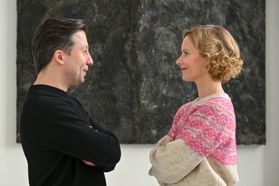 Am Anfang des Jahres traf Teresa Weißbach im Chemnitzer Opernhaus den Generalmusikdirektor Benjamin Reiners in Vorbereitung auf die „Vogelhändler“-Operette.