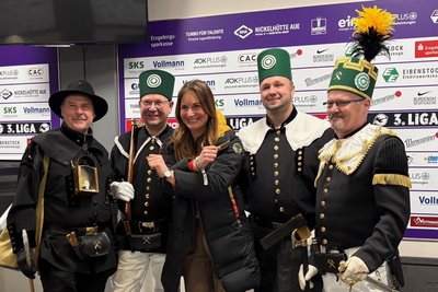 Immer gut gelaunt und glühender Veilchenfan: Olympiasiegerin Julia Taubitz gehörte am 80. Geburtstag des FCE zu den Ehrengästen.