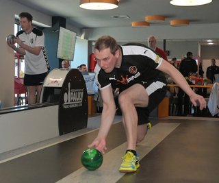 Stollbergs Tim Rösche (r.) lieferte sich ein enges Duell mit seinem Kontrahenten Peter Bloß. Der Leipziger behielt knapp die Oberhand. 