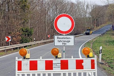 Schon im Vorjahr wurde zwischen Werdau und Langenbernsdorf ein Teil der Fahrbahn saniert - unter Vollsperrung. 