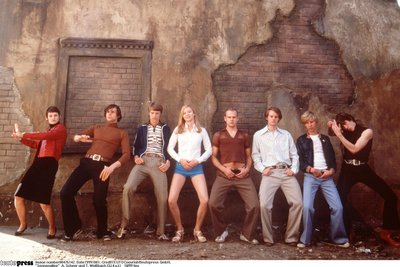 Die Komödie „Sonnenallee“ aus dem Jahr 1999 drehte sich um das Leben der Jugendlichen in der DDR - es war der Durchbruch für Teresa Weißbach (Mitte).