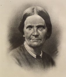  Dieses Foto von Amalie Dietrich (1821 bis 1891) wurde wahrscheinlich 1860/61 vor ihrer Abreise nach Australien aufgenommen. 