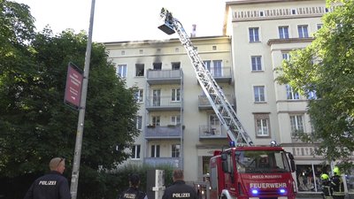 Auf der Annenstraße brannte es in einer Dachgeschosswohnung.