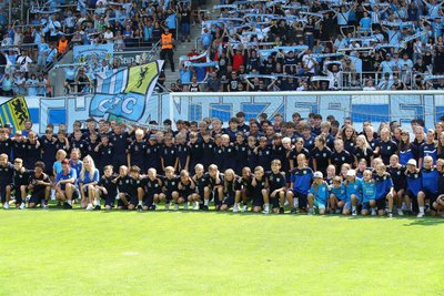Alle Nachwuchs- und Frauenteams des CFC wurden am Samstag im Stadion vorgestellt.