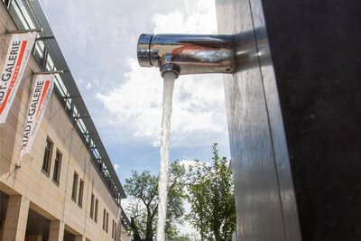 Der Trinkwasserbrunnen zwischen Stadt-Galerie und Wöhrl-Kaufhaus in Plauen war 2019 eingeweiht worden.