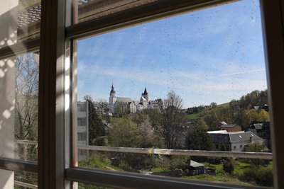 Diesen Blick können die künftigen Mieter des Hauses an der Erlaer Straße 9 bald genießen. Manche sogar aus ihrer Badewanne.