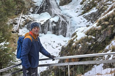 Mit Bergführer Herbert Raffalt auf Tour zu vereisten Wasserfällen im Dachsteingebirge.