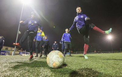 Beim VfB Fortuna rollt der Ball wieder - mit reduzierter Truppe. "Lieber wäre mir, wenn alle dabei sein könnten", sagt Coach Rocco Dittrich. 