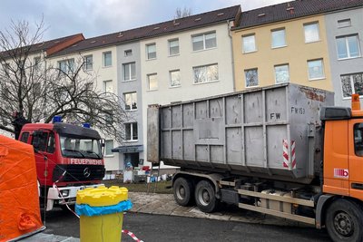 Die Möbel und anderes aus der Wohnung wurden von einer Spezialfirma entsorgt.
