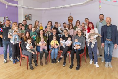Die Gemeinde Crottendorf hat ihre jüngsten Einwohner im Familienzentrum im Ortsteil Walthersdorf begrüßt.
