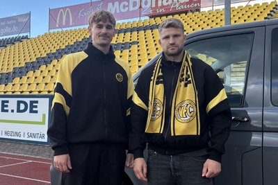 Eric Träger (links) und Johann Martynets (rechts) halten dem VFC Plauen für zwei weitere Jahre die Treue.