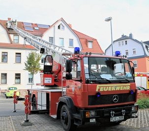 Zur Rettung einer Person ist in Flöha die Drehleiter der Feuerwehr zum Einsatz gekommen. 