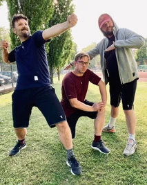 Thomas Martiens, Frank Tonmann und Sebastian Graage (von links) nehmen für den Podcast "Eulen vor die Säue" kein Blatt vor den Mund. Am Samstag nehmen sie in Zwickau ihre 50. Folge auf. 