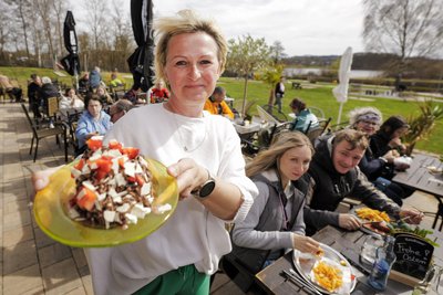 Susann Ottiger ist die neue Chefin im Strandcafé an der Talsperre Pöhl.