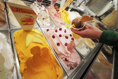 Eis aus eigener Produktion – das Knowhow hat sich die Familie selbst erarbeitet.