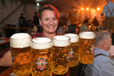 Doreen Reiche aus Crimmitschau war bei der „Molke Wiesn“ im letzten Jahr als Bedienung im Einsatz.