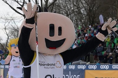 "Oly" lief bei der Maskottchen-WM ohne Zähne und gewann.