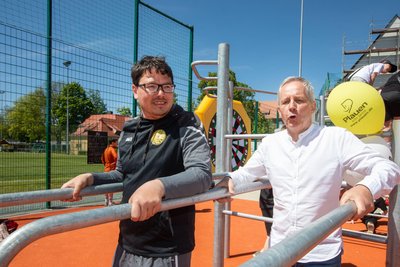 Der doppelte Andreas Seidel: rechts der Schulleiter der Kemmler-Oberschule, links der Wacker-Vereinsvorstand. Beide Männer hören auf denselben Namen.