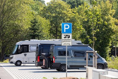 Der Stellplatz wurde vor einem Jahr für die Nutzer freigegeben. Die Stadtverwaltung als Betreiber der Anlage ist mit der Besucherentwicklung zufrieden, sieht aber noch Potenzial.