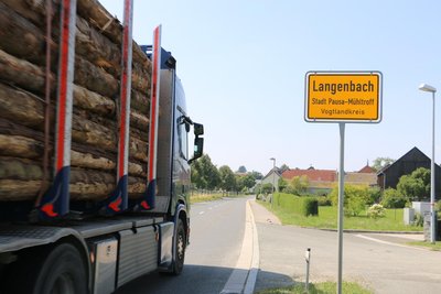 Die B 282 durch Langenbach wird wegen Straßenbau mehrere Wochen für den Verkehr gesperrt.