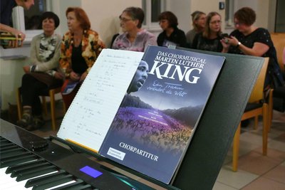 Das Chormusical dreht sich um das Leben und Schaffen von Martin Luther King.