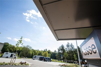 Derzeit will man im Rathaus die wirtschaftliche Lage des Wohnmobilstellplatzes noch nicht bewerten. Dazu wolle man abwarten, bis ein volles Kalenderjahr abgelaufen ist, hieß es.