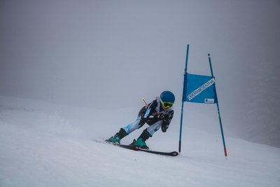 Im Riesenslalom verdeckten Nebelschwaden das ein oder andere Tor ...