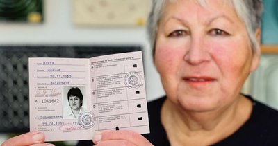 Ursula Heyne wollte gern ihren Führerschein umtauschen, doch sie ist Jahrgang 1950 und somit noch nicht dran. Ihr rosafarbenes DDR-Dokument ist noch bis 19. Januar 2033 gültig. 