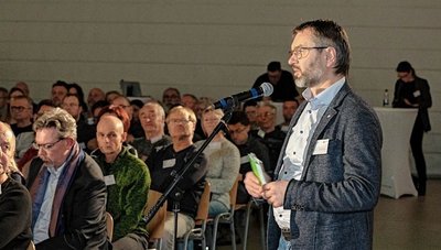 Hagen Schädlich schilderte die Situation im Bildungswesen des Freistaates aus der Sicht eines Berufsschullehrers.