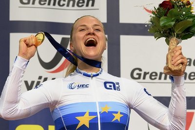 Lea Sophie Friedrich vom Chemnitzer Sprintteam jubelt über den Triumph im Keirin. Sie war die erfolgreichste deutsche Starterin. 