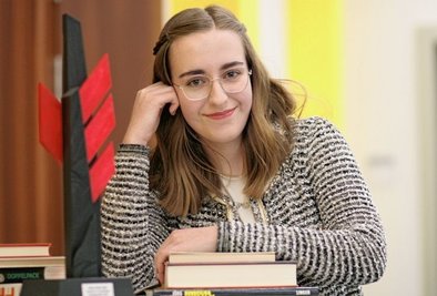 Lena Lang aus Schwarzenberg bekam für das Gedicht "Nur eine Frau" den Sonderpreis Lyrik.